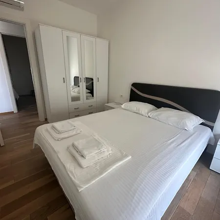 Visi 14 Apartment