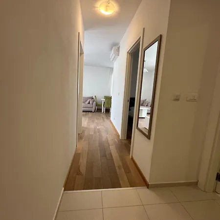 Visi 14 Apartment
